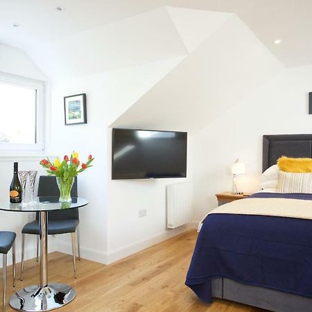 Dunmurray Lodge Guesthouse And Loft Apartment ピトロクリー エクステリア 写真